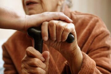 Proiect european de un milion de euro pentru îngrijirea la domiciliu a bunicilor din Șcheia. Foto greatnews.ro