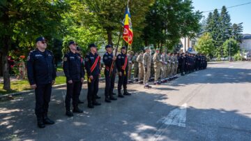 Vicepreședinții CJ Suceava au fost prezenți la ceremonia dedicată Zilei Drapelului Național. Nicolae Robu: „Este despre țara pe care o purtăm în suflet, oriunde ne-ar purta pașii”