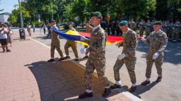 Vicepreședinții CJ Suceava au fost prezenți la ceremonia dedicată Zilei Drapelului Național. Nicolae Robu: „Este despre țara pe care o purtăm în suflet, oriunde ne-ar purta pașii”