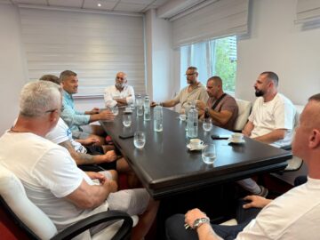 Legendele kickboxului mondial, oaspeți ai primarului de Suceava, Vasile Rîmbu