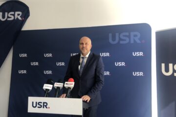 Deputatul USR Emanuel Ungureanu îl critică dur pe Nicușor Dan pentru că „stă în genunchi în fața PSD”