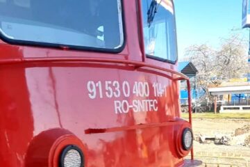 Incident grav, cu traverse puse intenționat pe calea ferată, în fața trenului, pe linia spre Cacica