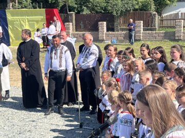 În comuna Horodnic de Sus a fost inaugurat „Zidul Demnității”, un monument dedicat valorilor morale, credinței și identității naționale
