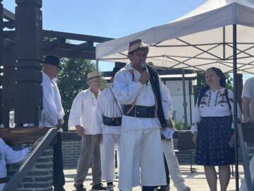 În comuna Horodnic de Sus a fost inaugurat „Zidul Demnității”, un monument dedicat valorilor morale, credinței și identității naționale
