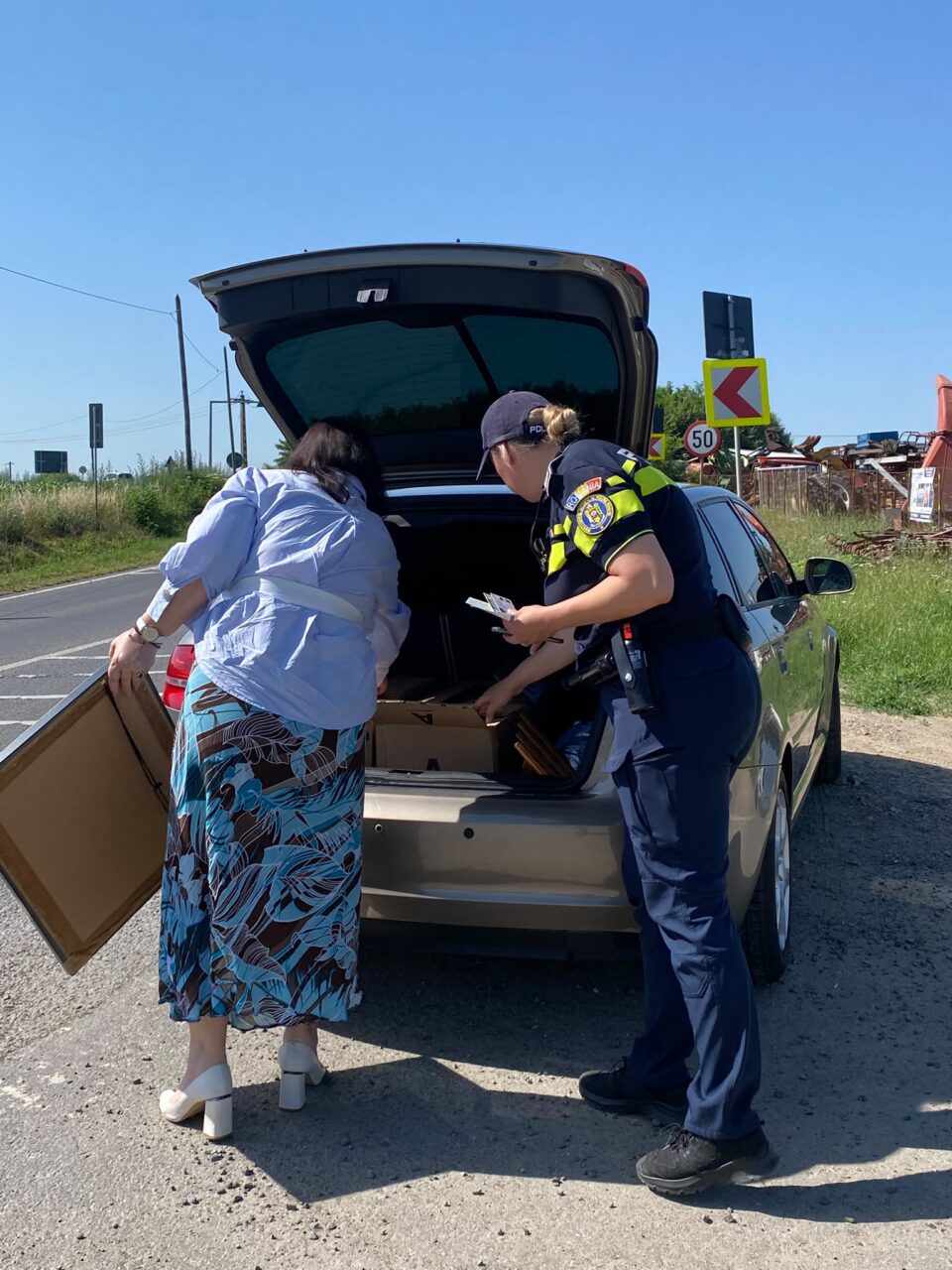 Patru șoferi care nu au respectat semnalele acustice și luminoase de la calea ferată, lăsați pietoni