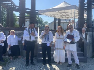 În comuna Horodnic de Sus a fost inaugurat „Zidul Demnității”, un monument dedicat valorilor morale, credinței și identității naționale