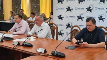 Pro și contra închiderii sălilor de jocuri din Suceava, față în față, la sediul Primăriei Suceava