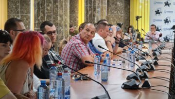 Pro și contra închiderii sălilor de jocuri din Suceava, față în față, la sediul Primăriei Suceava
