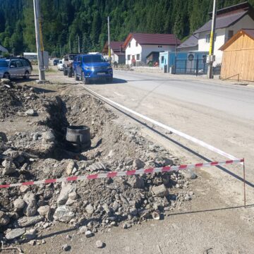 Efectele inundațiilor se mai văd și acum