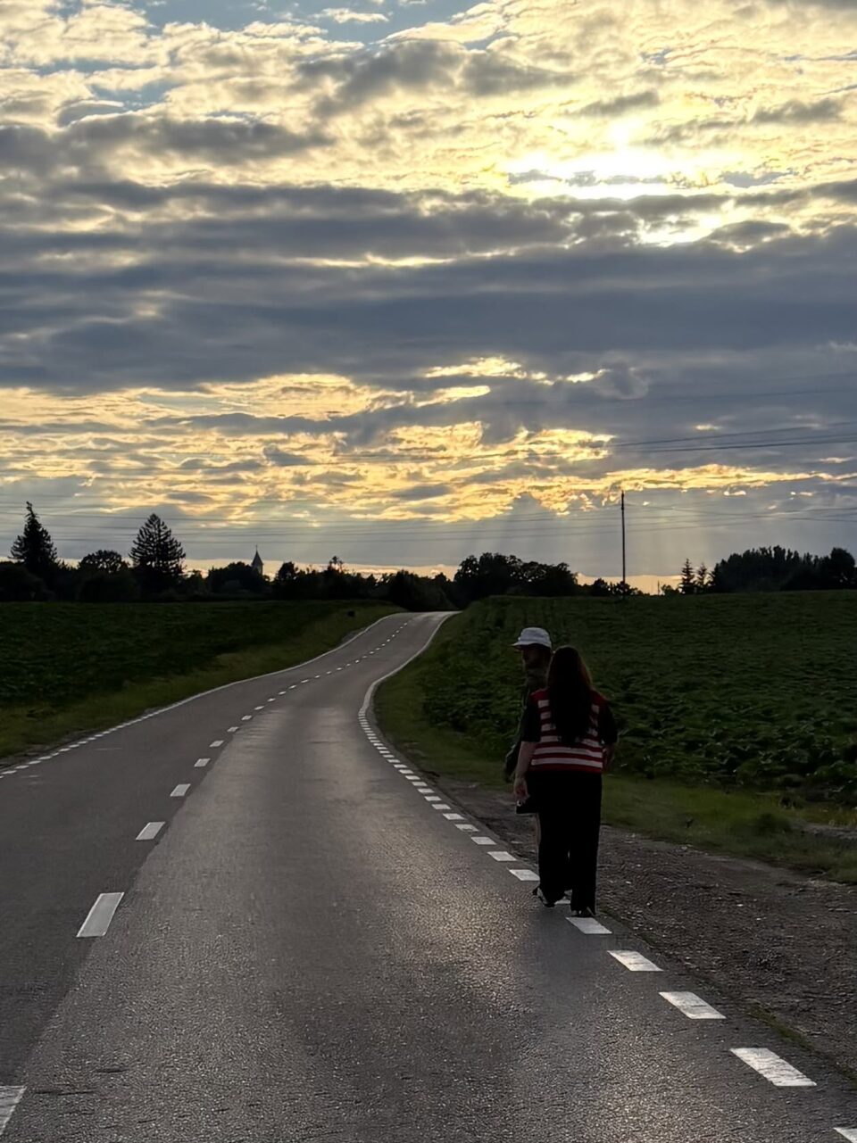 Ipoteștiul cere trotuare pe rutele spre Suceava și Lisaura