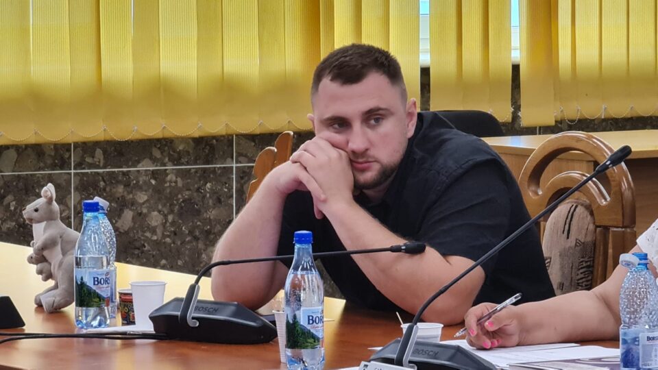 Contre ”fierbinți” între Lucian Harșovschi și conducerea Primăriei Suceava