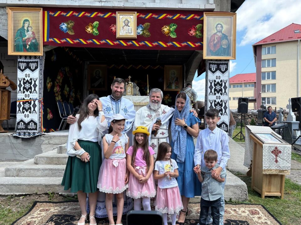 Vizită de suflet la Parohia Berchișești: 60 de pelerini de la București, însoțiți de pr. Vasile Ioana, în mijlocul comunității noastre