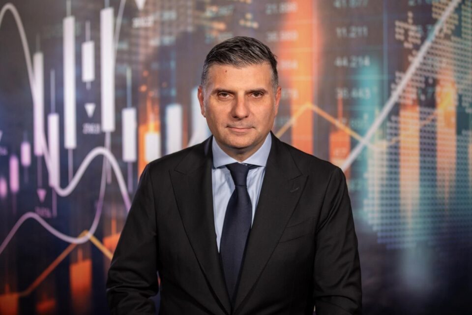 Alexandru Petrescu, Președinte ASF: Piața asigurărilor, între creștere și consolidarea echilibrelor structurale Alexandru Petrescu, Președinte ASF: Piața asigurărilor, între creștere și consolidarea echilibrelor structurale