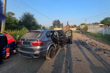 Tânărul băut implicat în accidentul în care a murit un alt tânăr, la Soloneț, externat din spital și reținut în arest de polițiști