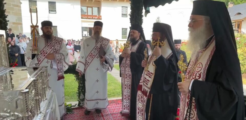 La Sfânta Liturghie arhierească de pe 2 iulie de la Mănăstirea Putna va sluji Înaltpreasfințitul Părinte Mitropolit Efrem de Alep La Sfânta Liturghie arhierească de pe 2 iulie de la Mănăstirea Putna va sluji Înaltpreasfințitul Părinte Mitropolit Efrem de Alep