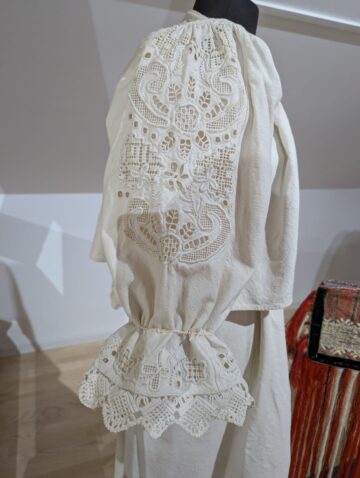 Expoziție spectaculoasă dedicată patrimoniului textil al României și Japoniei, la Muzeul de Istorie Suceava