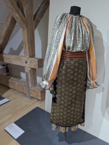 Expoziție spectaculoasă dedicată patrimoniului textil al României și Japoniei, la Muzeul de Istorie Suceava