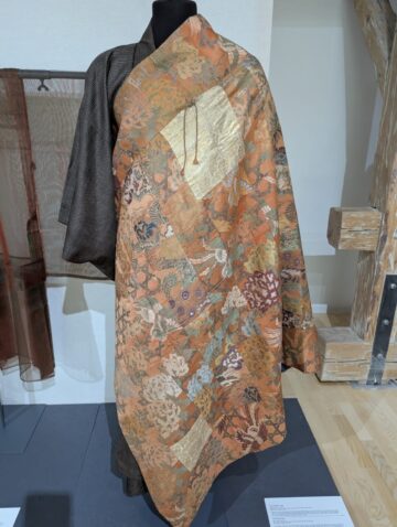 Expoziție spectaculoasă dedicată patrimoniului textil al României și Japoniei, la Muzeul de Istorie Suceava