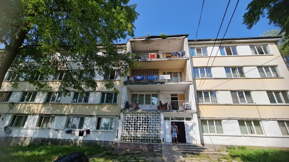 Chiriașii căminului social de la Grupul Școlar vor fi evacuați și relocați de Primăria Suceava Chiriașii căminului social de la Grupul Școlar vor fi evacuați și relocați de Primăria Suceava