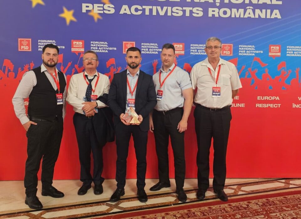 Andrei Bacoș cu distincția primită