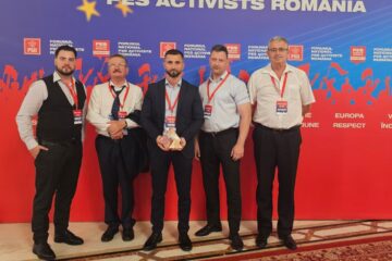 Andrei Bacoș cu distincția primită
