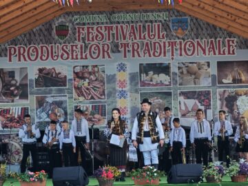 Zeci de produse gătite ca pe vremea bunicilor au făcut deliciul participanților la Festivalul Produselor Tradiționale din Cornu Luncii