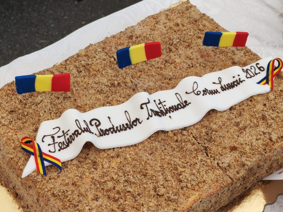 Zeci de produse gătite ca pe vremea bunicilor au făcut deliciul participanților la Festivalul Produselor Tradiționale din Cornu Luncii