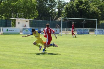 Fotbal și divertisment pentru copii de la Academia Mihai Roman cu ocazia unui turneu derulat în Franța