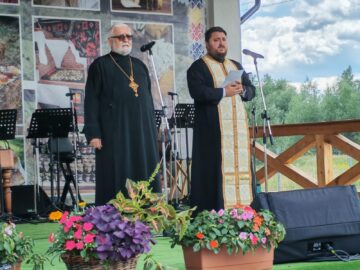 22 de cupluri din Cornu Luncii, sărbătorite la „Nunta de Aur”. Gheorghe Șoldan, alături de primarul Gheorghe Fron și cetățeni la Ziua Comunei