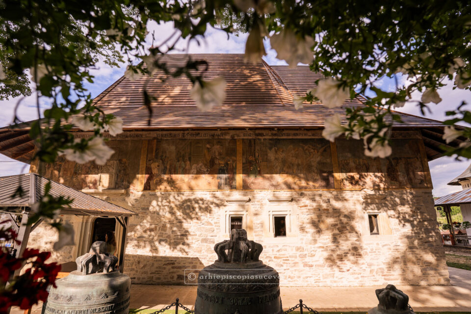 Racla cu moaștele Sf. Ioan cel Nou de la Suceava, mutată din cauza lucrărilor de restaurare