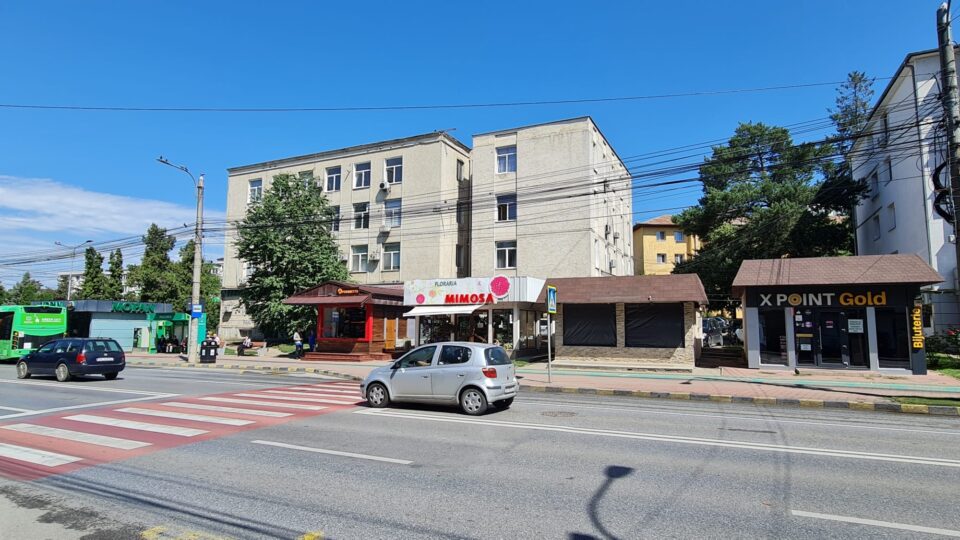 Chioșcurile de la Policlinica Areni, demolate de Primăria Suceava Chioșcurile de la Policlinica Areni, demolate de Primăria Suceava