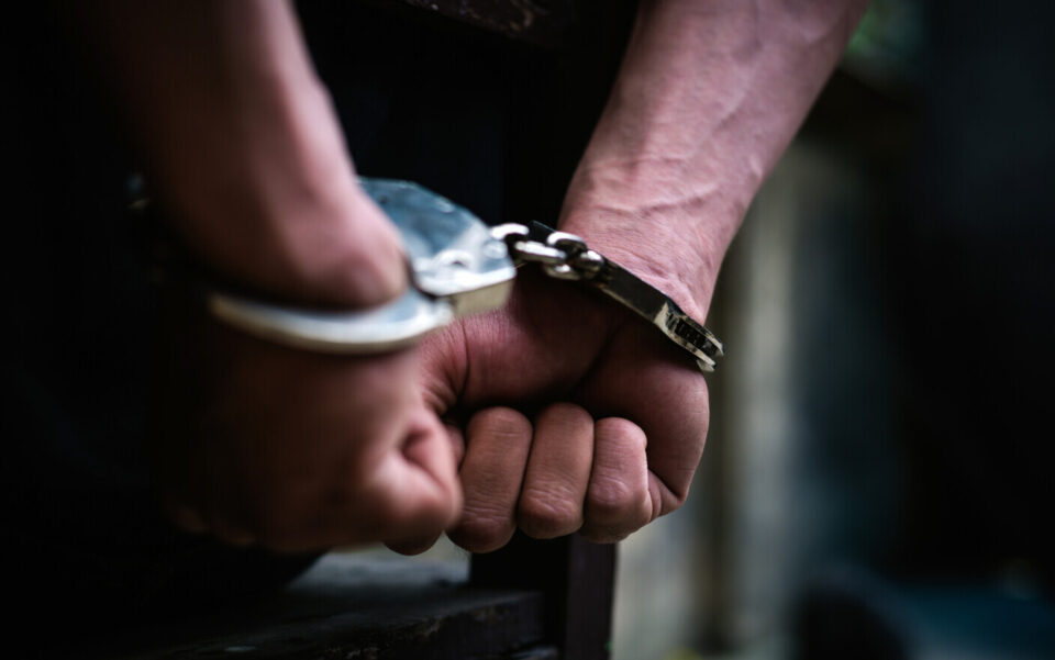 Copil de 6 ani, martor la agresarea repetată a mamei, de către tată