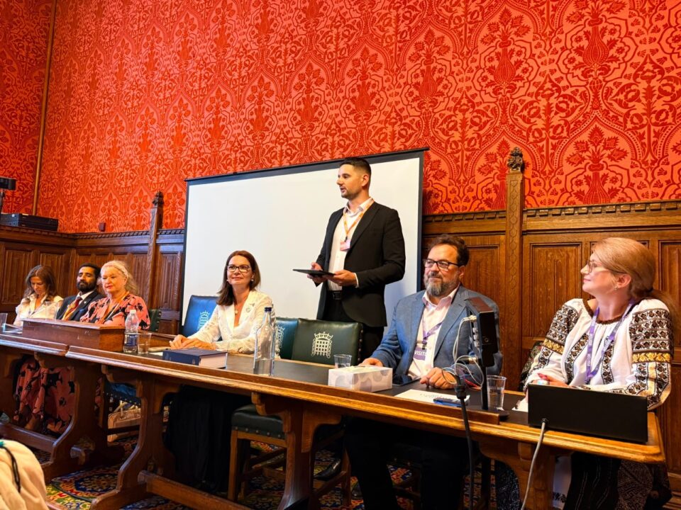 Bucovina în Parlamentul Britanic: „Nu doar o vizitezi, rămâne cu tine”