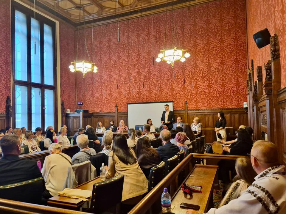 Bucovina în Parlamentul Britanic: „Nu doar o vizitezi, rămâne cu tine”
