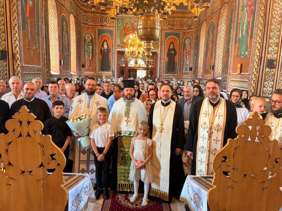 Început de slujire sub semnul păcii și al comuniunii – instalarea părintelui Viorel-Ioan Cozmei ca paroh al Parohiei Calafindești