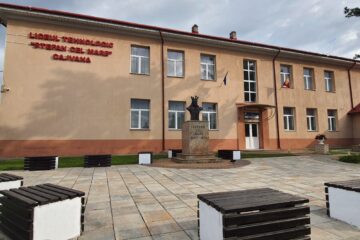 Absenteism masiv la bacalaureat, la liceul din Cajvana: „Mulți știu că nu șanse de promovare, mulți pleacă în străinătate”