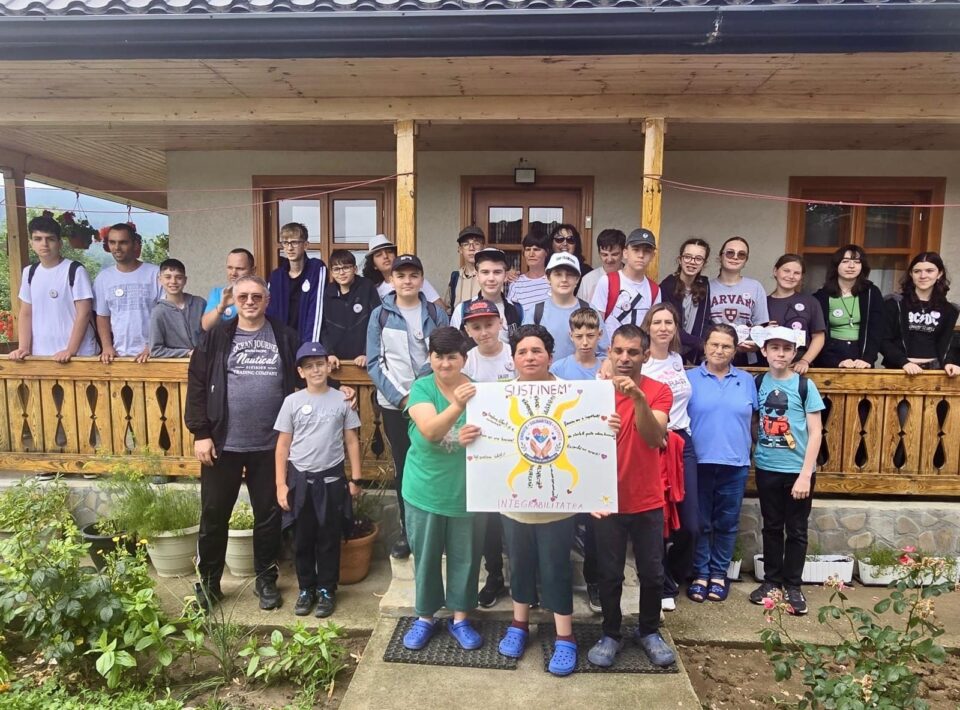 Minitabăra elevilor pasionați de istorie și geografie de la școlile „Ion Creangă” și Nr. 4 Suceava, la Cacica, 2026: recunoștință, prietenie, aventură, distracție Minitabăra elevilor pasionați de istorie și geografie de la școlile „Ion Creangă” și Nr. 4 Suceava, la Cacica, 2026: recunoștință, prietenie, aventură, distracție