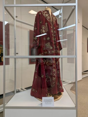 „Moda la Porțile Levantului” a ajuns la Suceava. O incursiune spectaculoasă în eleganța și rafinamentul boierilor și jupânițelor de odinioară