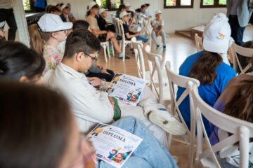 34 de copii premianți din sistemul de protecție socială sucevean, răsplătiți cu o tabără de neuitat