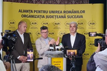 Mihail Neamțu, președinte al Comisiei pentru Cultură și Arte din Camera Deputaților, alături de reprezentanții AUR Suceava Mihail Neamțu, președinte al Comisiei pentru Cultură și Arte din Camera Deputaților, alături de reprezentanții AUR Suceava