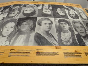 „Dușmance ale poporului”, expoziția care transformă vizitatorul în martor al uneia dintre cele mai dureroase pagini din istoria României