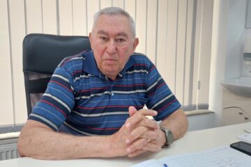 În palmele chirurgului Sorin Hâncu a bătut timp de o oră inima unui tânăr În palmele chirurgului Sorin Hâncu a bătut timp de o oră inima unui tânăr