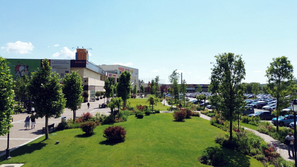 Concert de jazz și filme pentru întreaga familie, cu acces liber, în parcul Iulius Mall Concert de jazz și filme pentru întreaga familie, cu acces liber, în parcul Iulius Mall