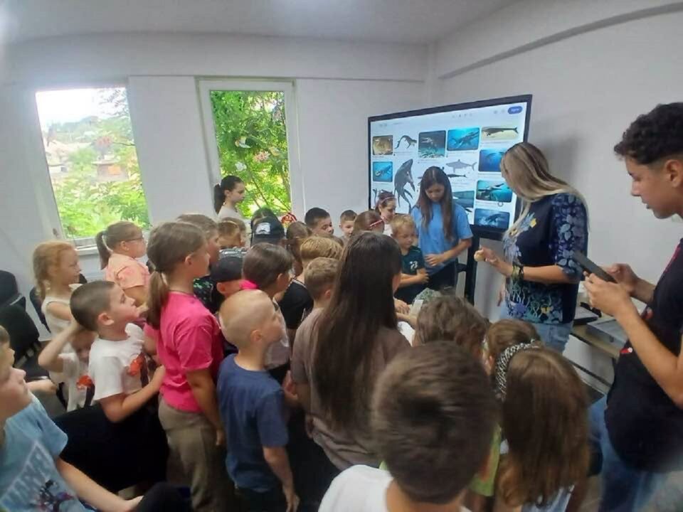 Primăria Siret a reluat activitățile educative gratuite pentru copii la Centrul Recreativ Pădureni Primăria Siret a reluat activitățile educative gratuite pentru copii la Centrul Recreativ Pădureni