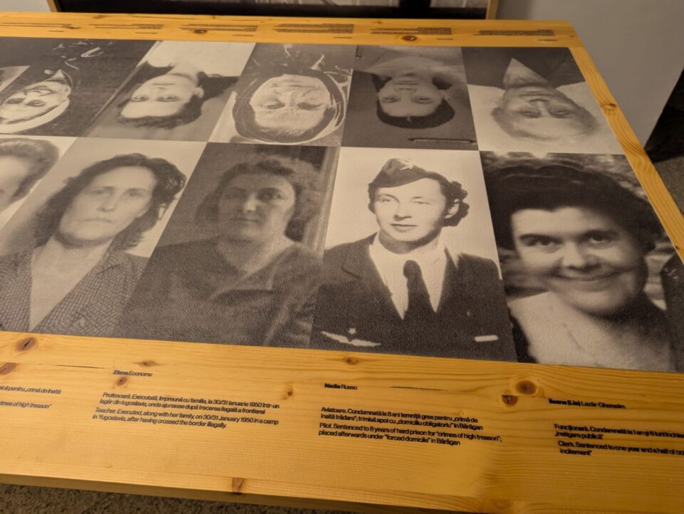 „Dușmance ale poporului”, expoziția care transformă vizitatorul în martor al uneia dintre cele mai dureroase pagini din istoria României „Dușmance ale poporului”, expoziția care transformă vizitatorul în martor al uneia dintre cele mai dureroase pagini din istoria României