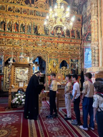 100 de cercetași din București au descoperit Bucovina