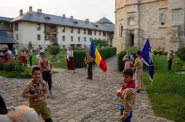 100 de cercetași din București au descoperit Bucovina