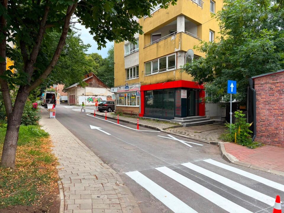 Locuri de parcare cu plată, marcate pe strada Mihai Viteazul