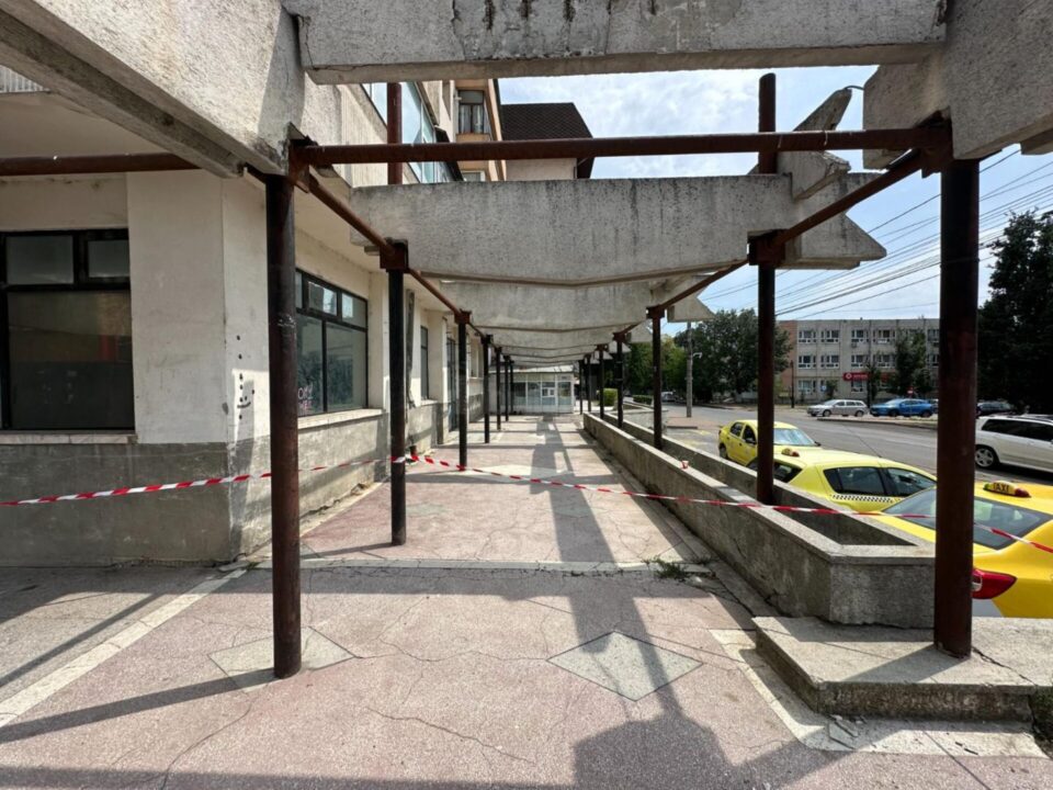 Primarul Vasile Rîmbu anunță reabilitarea parcului de la Gara Burdujeni și a stației de pe strada Jean Bart Primarul Vasile Rîmbu anunță reabilitarea parcului de la Gara Burdujeni și a stației de pe strada Jean Bart