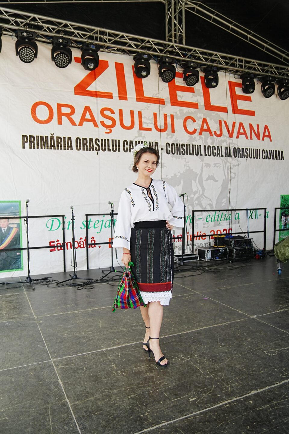 Zilele orașului Cajvana, sărbătorite cu parada portului popular, premii pentru elevi, muzică și voie bună
